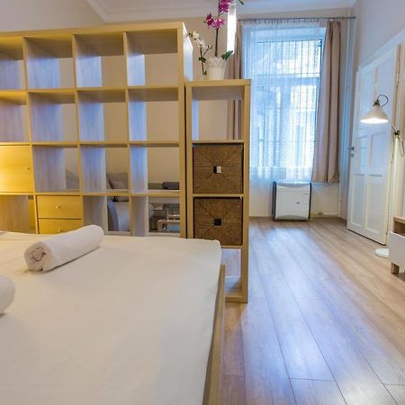 Yo Pauley! Apartment Budapest Bagian luar foto