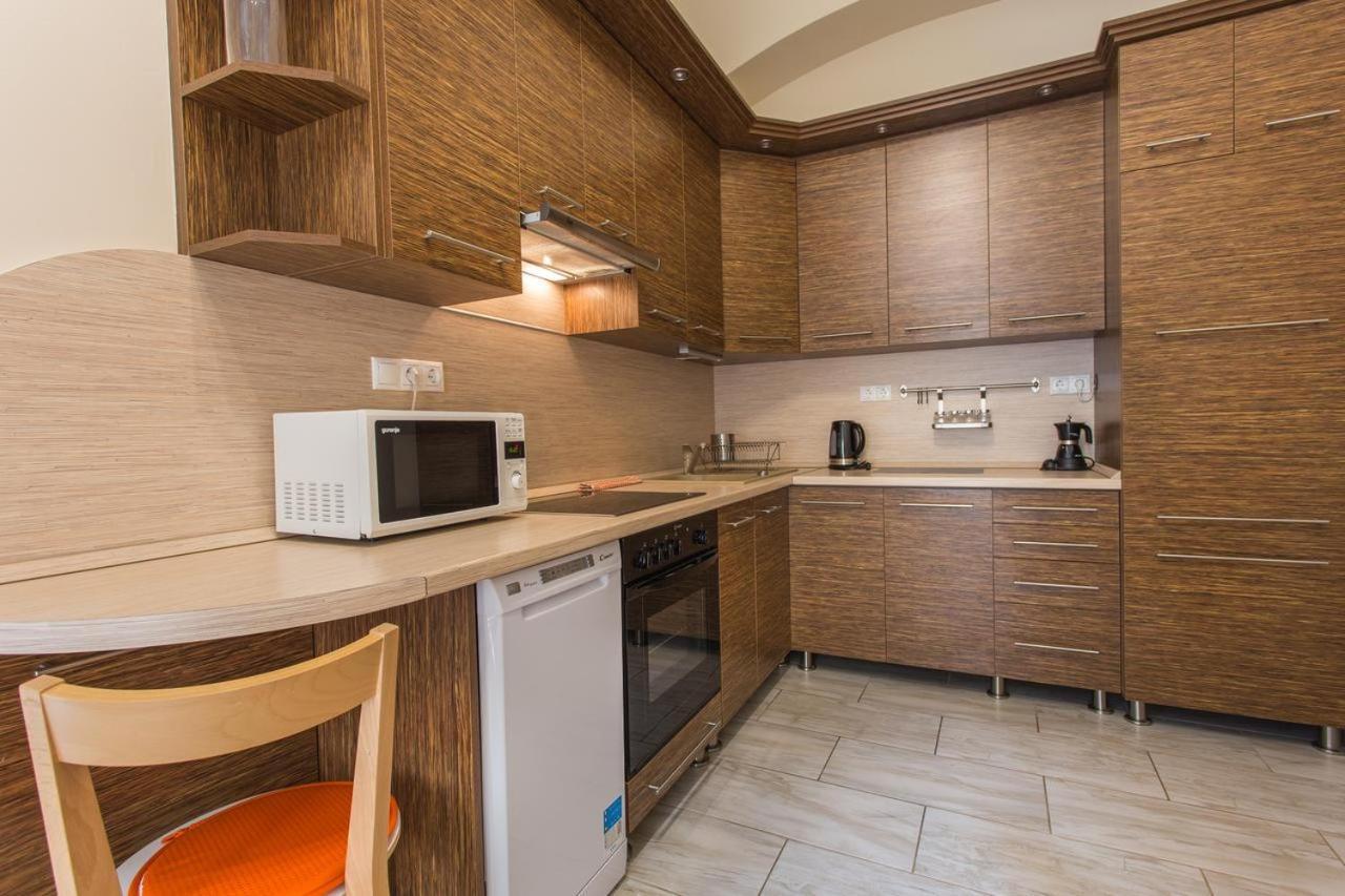 Yo Pauley! Apartment Budapest Bagian luar foto